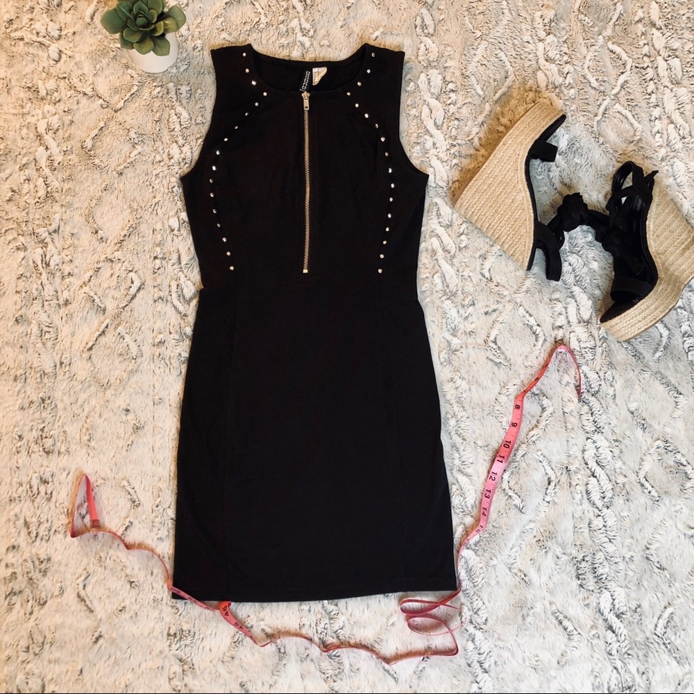 H&M Simple yet elegant black dress ✨
